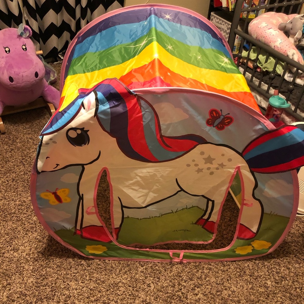 BNWOT unicorn play tent